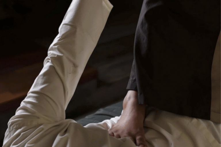 Traditional oil-free massage